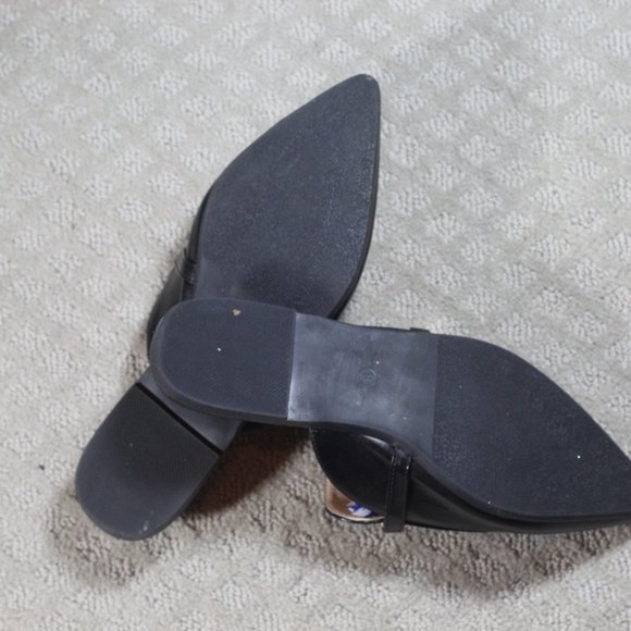 Easy Smile Size 9 Black Slide-on Black Pointed Toe Flats with Gold Chain Detail - Picture 7 of 7